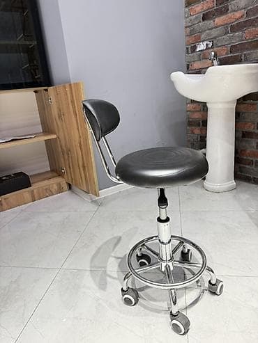 salon dolab: Təkərləri olan tənzimlənən salon oturacağı - Peşəkar salon və — 2