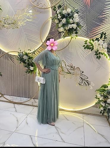 Женская одежда: Zərif ziyafət/gecə geyimi –42razmer 1 defe geyinilib. 50 azn — 1