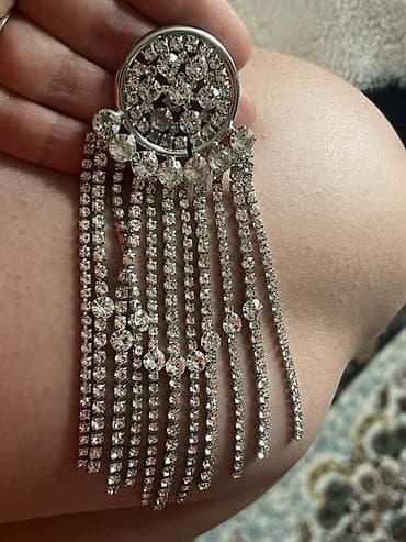 Zərgərlik əşyaları: Parıltılı uzun asma sırğalar – daşlı, gümüşü tonlarda - Model — 4