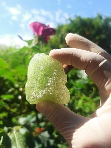 qədim su daşı: Təbii Yaşıl Kristal Daş Satılır | Hədiyyə və Kolleksiya üçün Enerji — 10