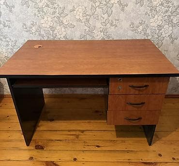 plastik stollar: İşçi üçün, Dördbucaq masa — 1