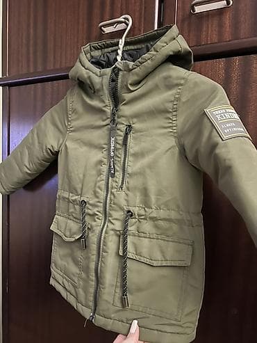 Manejlər: Uşaq üçün kapüşonlu parkı tipli qış gödəkçəsi - Rəng: zeytun/xa ki - — 1