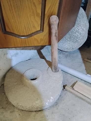 Dəyirman daşı satılır qədmidi