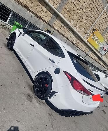 doogee dg550 dagger: Hyundai Elantra sedan – ağ rəng, idman üslubunda tam body-kit ilə — 4