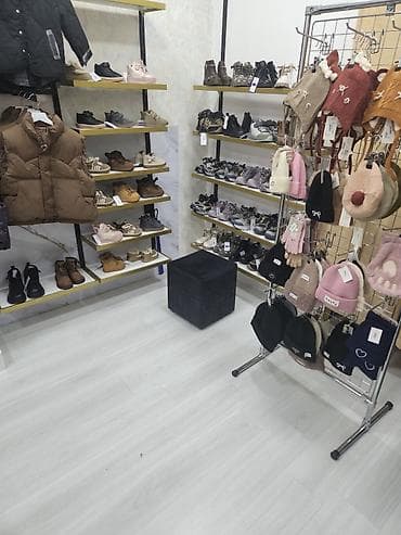 возьму в дар мебель: Uşaq geyim və aksessuarları mağazası üçün hazır satış köşəsi və — 3