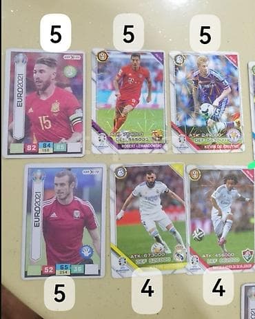 pulla: Məhsul: Futbol kolleksiya kartları dəsti Təsvir: - Müxtəlif — 2