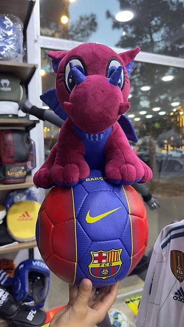 FC Barcelona peluş oyuncağı – “əjdaha” maskotu - Rənglər: bordo və