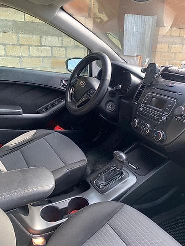 kompressor teh: Kia forte – ağ rəngli sedan Texniki və avadanlıq xüsusiyyətləri: - — 2