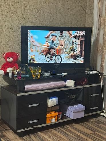 msi az: Samsung LED televizor + TV stendi - Ekran: təxminən 32–40 düym — 1