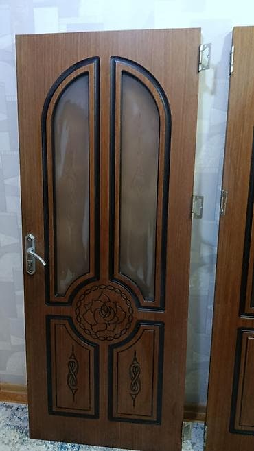 mdf akril: Satilir 3 mdf qapilar. Yaxsi veziyyetde. Mat suseli standart olcude — 2
