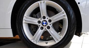 raf masin: BMW orijinal yüngül lehimli disk və şin komplekti F30 disqilər — 1