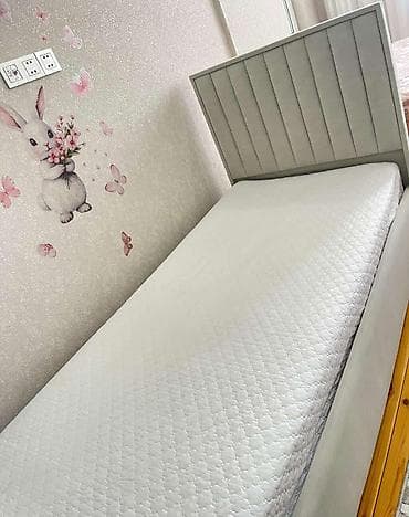 MilUşaq kravatı qiymeti 200man yeni kimidir. Ölçüsü 2m × 1m. Cəmi 3-4