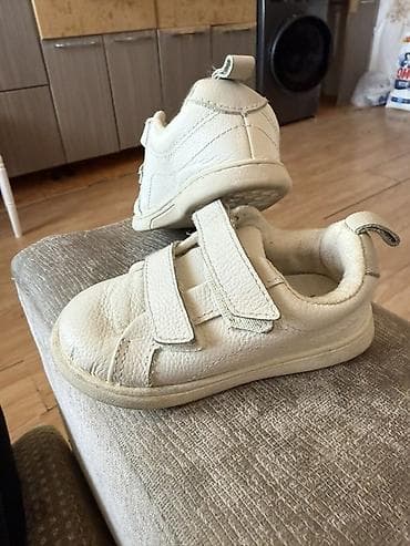 ZARA uşaq ayaqqabısı - Rəng: krem/ağ - Material: teksturalı süni dəri