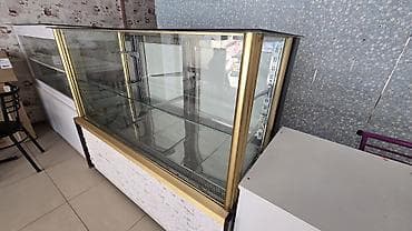 Moyka avadanlığı: Vitrin soyuducu. Az istifadə olunub əla vəziyyətdədir. Sifarişlə — 3