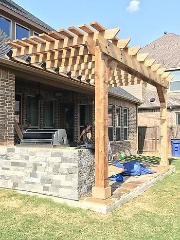 Açıq hava məkanınız üçün möhkəm taxta pergola - Material: qalın