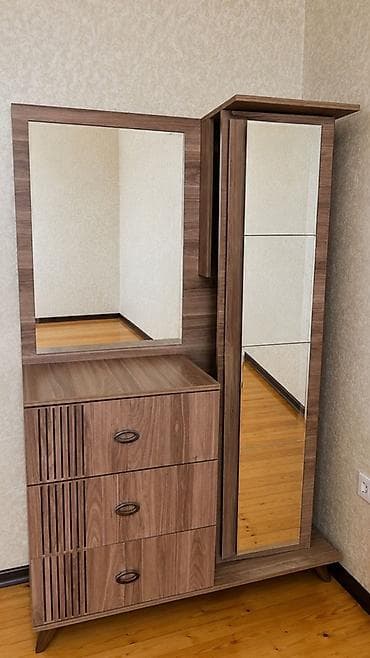 bedroom: Yataq otağı dəsti 2500azn alinib 1il once 970satilir Taxt dolab — 4