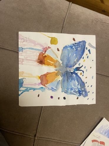 şirin dovşan şəkilləri: Dörd ədəd sulu boya rəsmləri. Birində vazada meyvələr və çiçəklər — 2