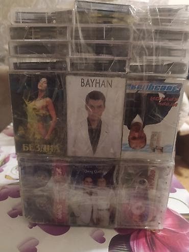 CD, DVD диски и кассеты: Kolleksiya: müxtəlif media daşıyıcıları – VHS kasetlər, audio kasetlər — 5