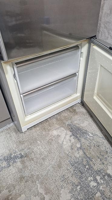 Xarab 2 qapılı Siemens Soyuducu Satılır, rəng - Gümüşü — 5