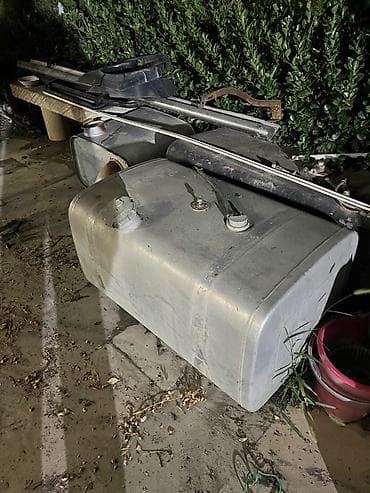 Yük maşınları üçün yanacaq çənləri man shacman kamaz 300 LİTR real — 3