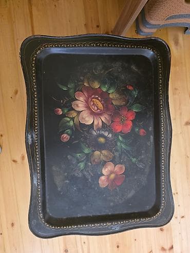 dam: Hand-painted metal serving trays (set of 2) - Material: Metal - — 1