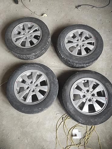 islenmis teker satiram: 4 ədəd yüngül lehimli disk və təkər komplekti - Disklər: 5 cıvata — 2