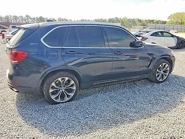 avtomabil x5: BMW X5 xDrive40e (eDrive) hibrid SUV - Gövdə: iri ölçülü premium SUV — 7