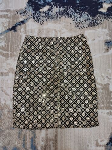 Cəmi 2 dəfə geyilib. Ela vəziyyətdədir.Las Vegas maqazininden 40 AZN-ə