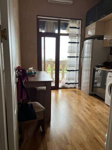 sumqayit zoo magaza: Sumqayitda bulvara yaxin 16 mərtəbəli binanin 2-ci mərtəbəsində — 4