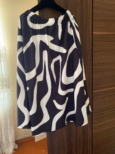 ağ qadın ətəkləri: Qadınlar üçün nəzərdə tutulmuş, qara rəngdə və ağ abstrakt naxışlı — 1