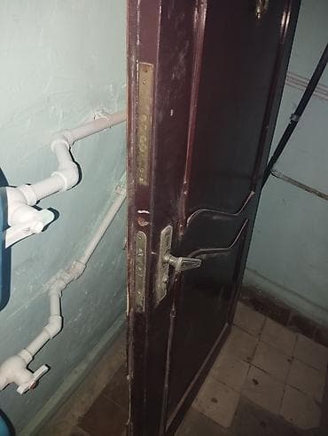 Qapılar və aksessuarlar: Mənzil üçün İşlənmiş Giriş qapısı Glazok ilə, Ünvandan götürmə — 4