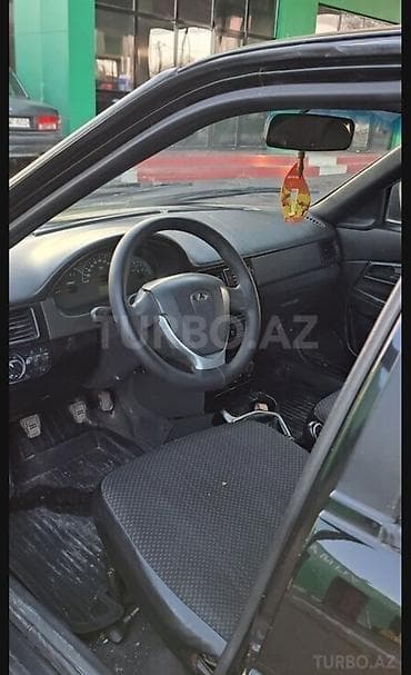 e 3.2: VAZ (LADA) Priora: 1.6 l | 2007 il 291345 km Sedan — 9