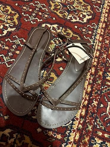 bas: Pull&Bear qadın sandal - Rəng: tünd qəhvəyi - Model: nazik — 1