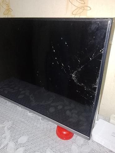 LED televizor (təxminən 32–40 düym arası) Xüsusiyyətlər: - Yastı — 2
