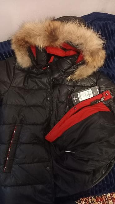 Uşaq üçün qışlıq parkа – qara rəngdə, kapüşonlu, süni kürk kənarlı