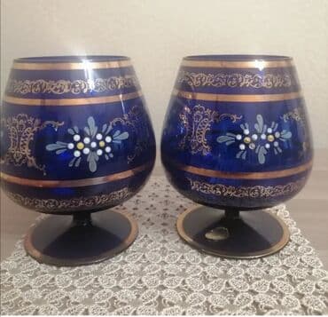 Qədəhlər, rəng - Göy