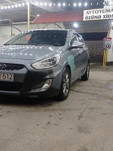 Автозапчасти: Hyundai Accent (hatchback) – gri rəng, Azərbaycan nömrə nişanı — 2