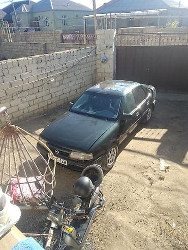 opel starter: Opel Vectra A CDX, sedan/kombi kuzov (5 qapı), tünd yaşıl rəng — 3
