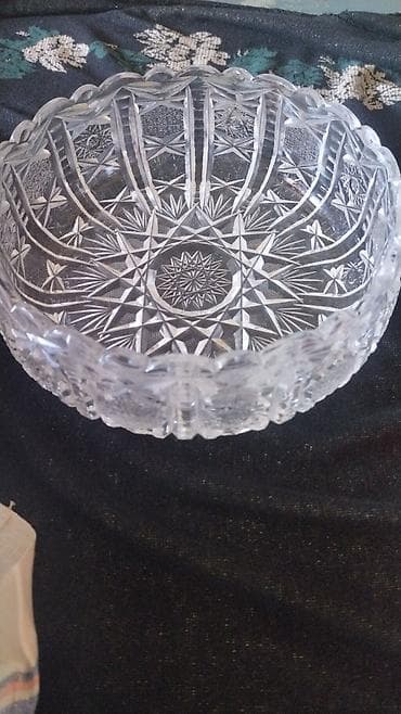 Kənaqlı şüşə/kristal qab - Material: qalın, şəffaf şüşə (kristal lalafo.az -da Kənaqlı şüşə/kristal qab - Material: qalın, şəffaf şüşə (kristal