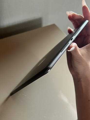 mini digital kamera: İşlənmiş Apple iPad 7 (2019), 10,2", 64 GB, Ünvandan götürmə — 4