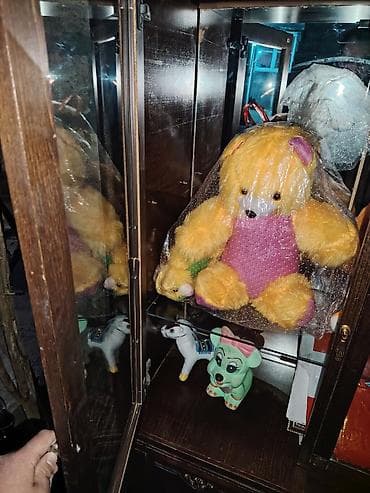 ayakkabi refi: Diqqet sadece ozu satilir oyuncaqlar cixardilacaq Vitrinli bufet – — 8