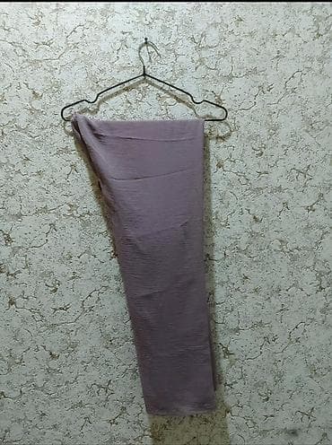 Костюмы: Lilac rəngli iki hissəli dəst – tunika və şalvar. - Material: yüngül — 2