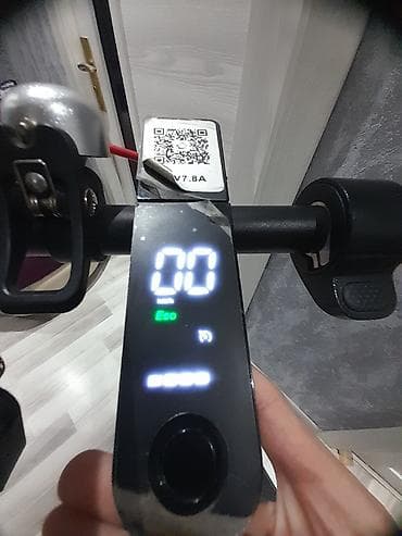 100$ nece manatdi: İşlənmiş Elektrik samokat 8", ≤ 250 Vt, 26 - 35 km/s, Ünvandan götürmə — 3