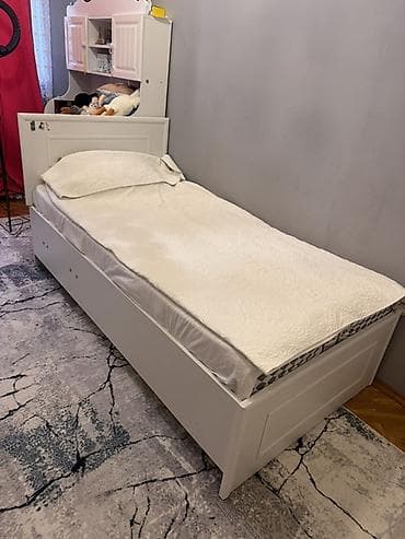 tek dolablar: Uşaq/yeniyetmə otağı üçün ağ mebel dəsti Tərkib: - Tək nəfərlik — 1