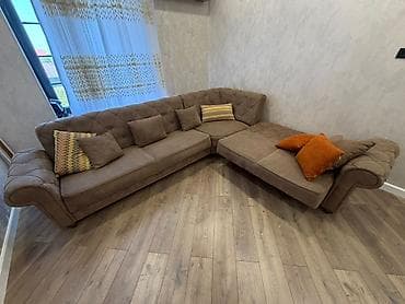 divan: Künc divan 600 Azn satılır.Ölçü 3.2x2.7.Bazalıdır, açılır.1700 — 3
