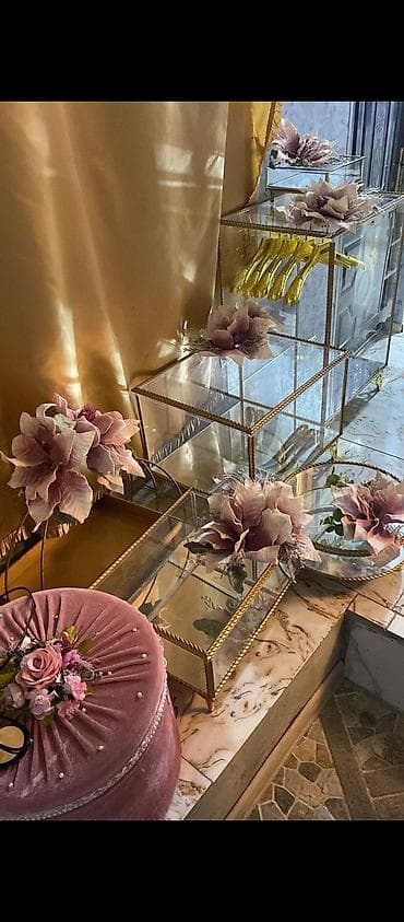 Xoncalar dəst şəkildə satılır.Paxlava,şəkərbura,paylama