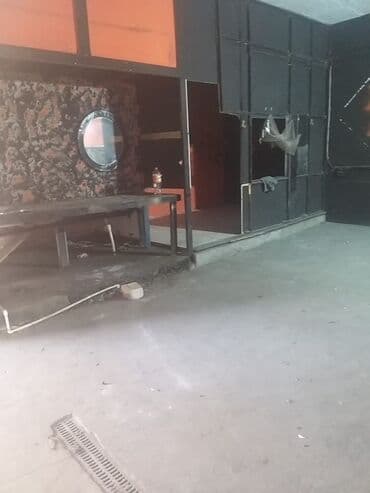 memar ecemi: Geniş kommersiya məkanı, avtomobil xidmətləri və ya oxşar təyinatlı — 2