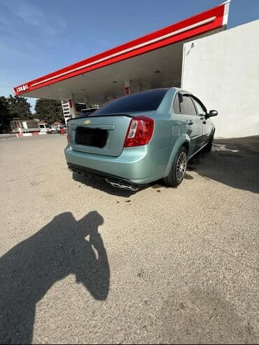 kia sorento 2007 diesel: Chevrolet Lacetti: 1.6 l | 2006 il 288888 km Sedan — 5