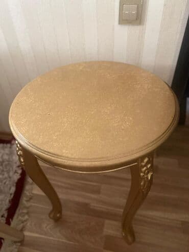 paletlərdən ibarət divan: Divan və jurnalnı. 5 il əvvəl baha qiymətə alınıb çox keyfiyyətli — 2