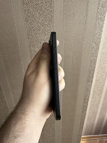 kontakt iphone 11: IPhone 15, 128 GB, Qara, Simsiz şarj, Face ID — 4